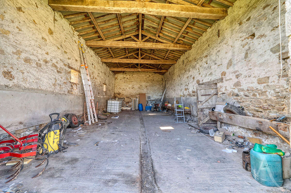 Maison à SAINT-ETIENNE-DU-BOIS