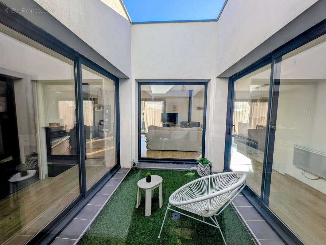 Maison à LEZIGNAN-CORBIERES