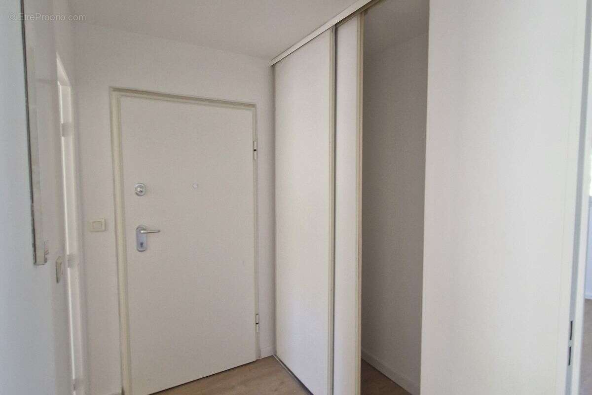 E3477A013L T3 rénové de 72.14m² avec large terrasse de 14m² quartier les matagots - photo 5