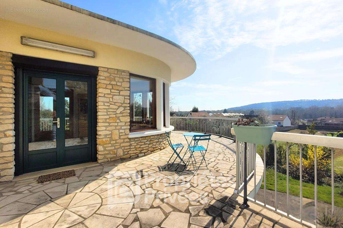 Maison à MARCOUSSIS