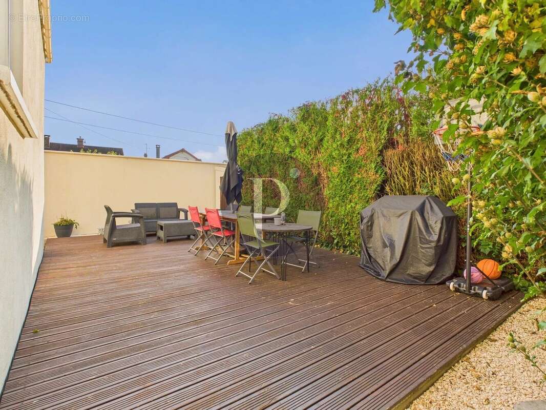 Maison à SAVIGNY-SUR-ORGE