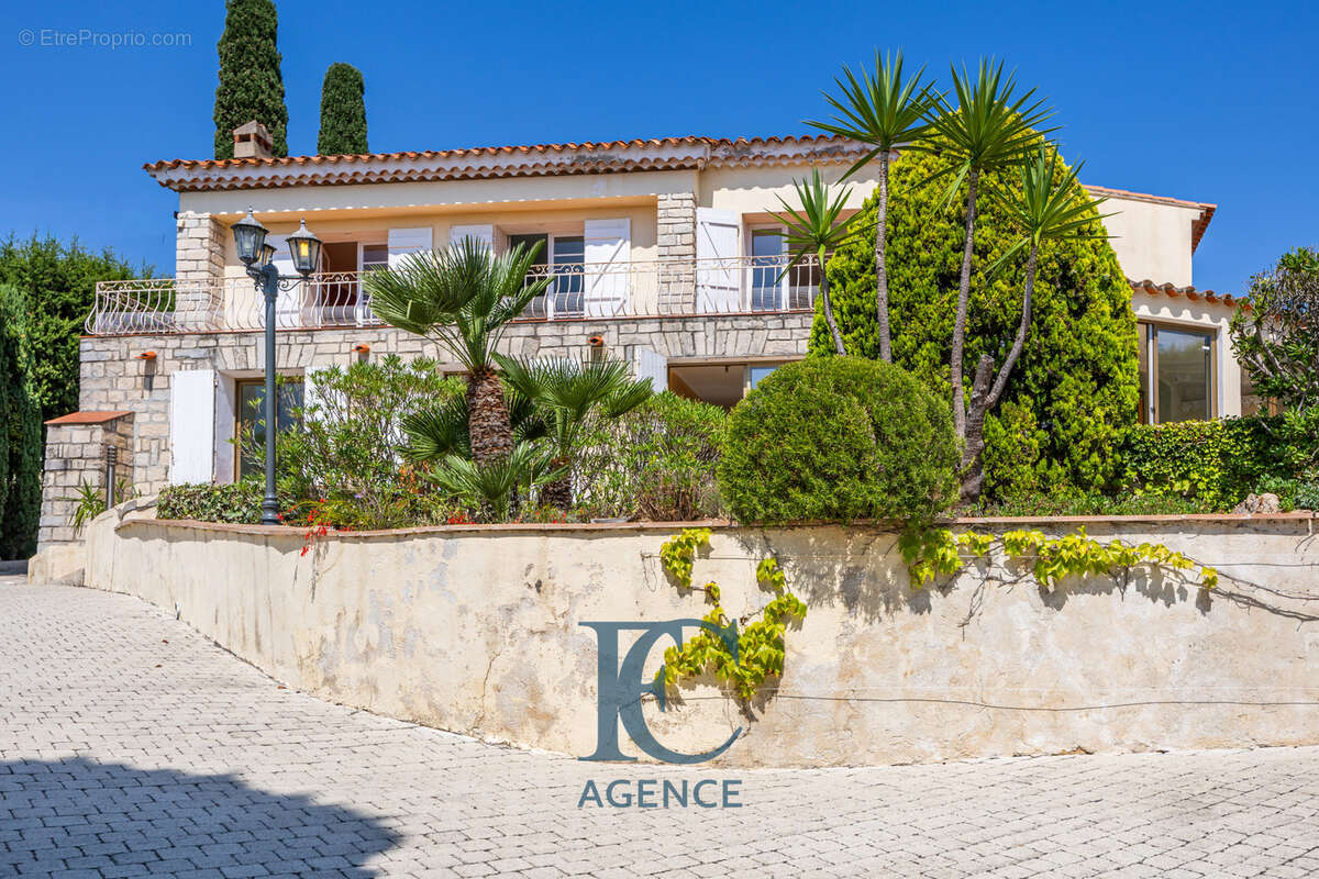 Sanary-Sur-Mer, Villa vue Mer 5 chambres, - photo 3
