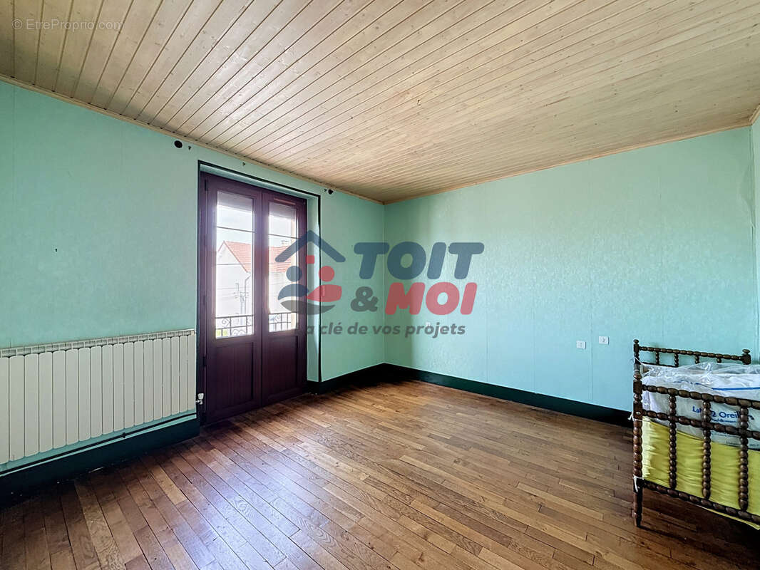 Maison à vendre à Vesoul avec piscine   125 m2   4 chambres   Terrain 629 m2   Double garage - photo 13