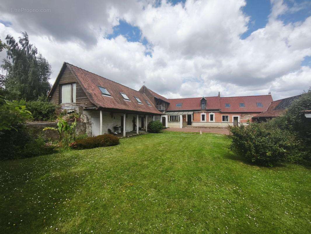 Maison à CAMPHIN-EN-CAREMBAULT