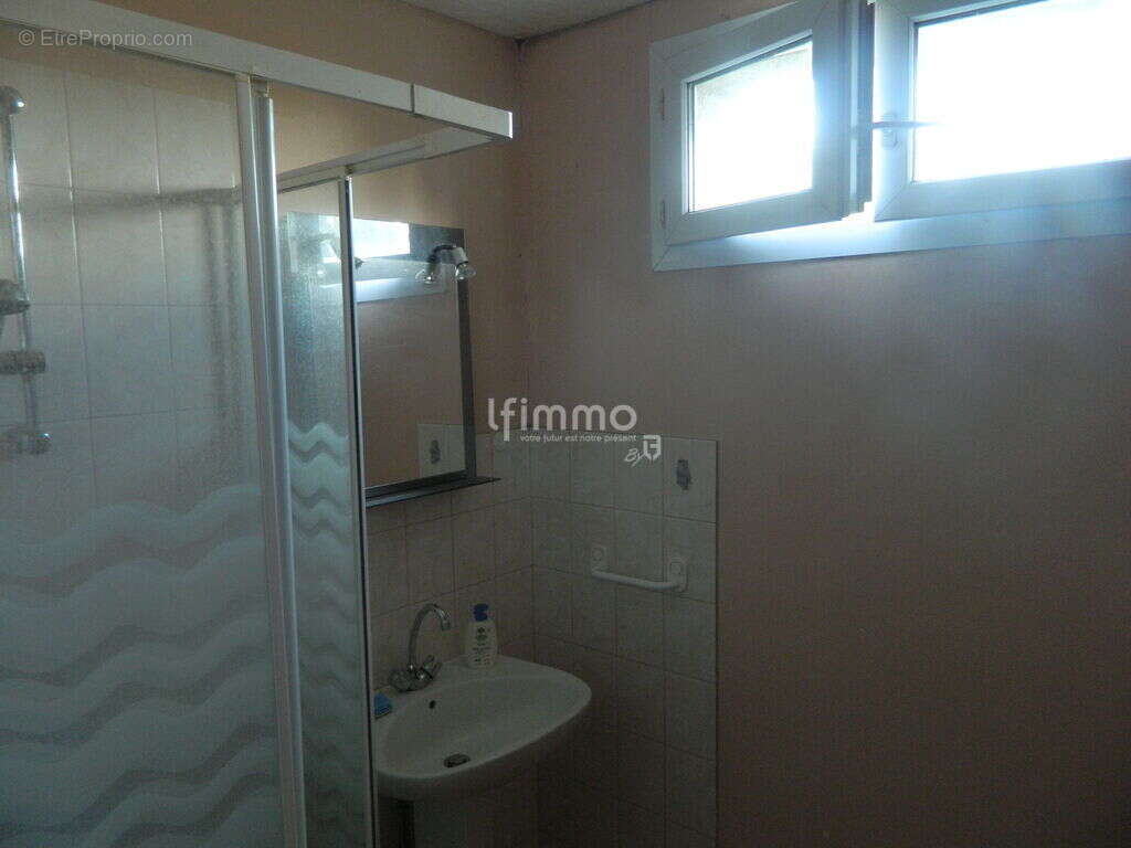 Maison à SAINT-GENGOULPH