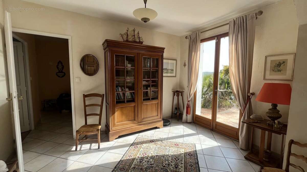 Maison à TOURRETTES