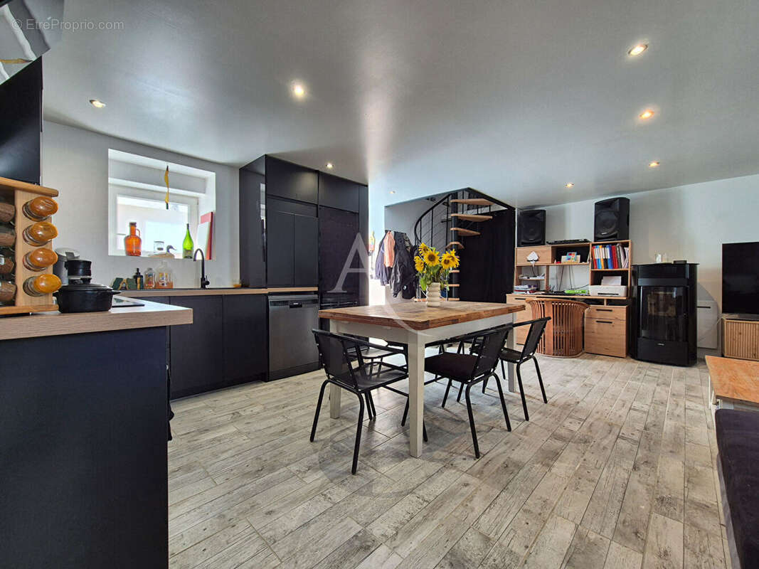 Maison à SAINT-CHRISTOPHE