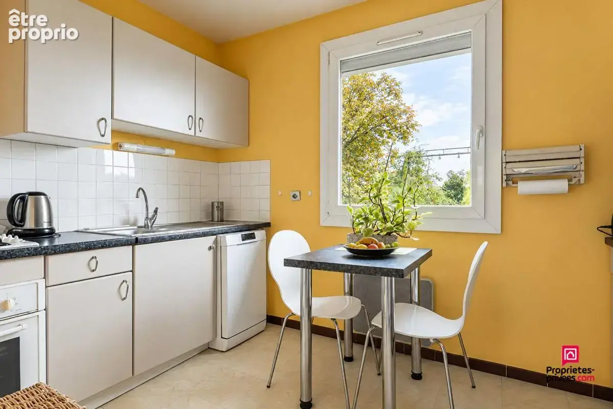 Charmante maison  de plain-pied - 84 m2 - 4 pièces Saint Symphorien D Ozon - photo 8