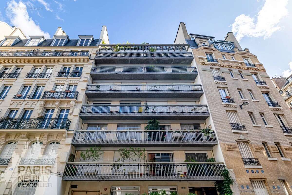 Appartement à PARIS-16E