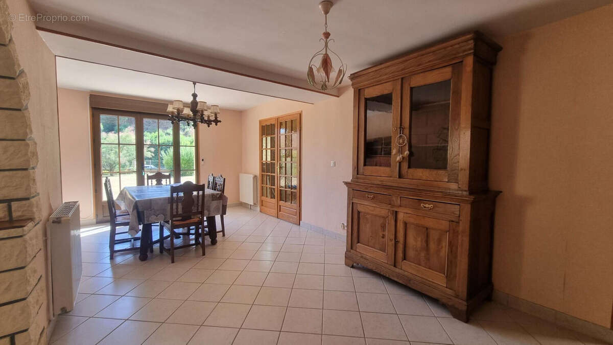 Maison à vendre Val-de-la-Haye  99,04 m²  3 chambres  Garage, Cave & Jardin - photo 6
