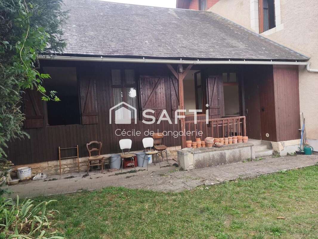 Maison 110 m² à Ruffec  - photo 4