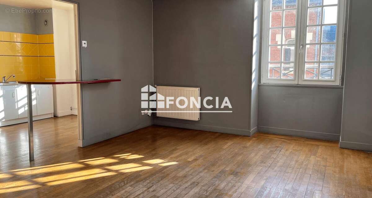 Appartement à LA FERE