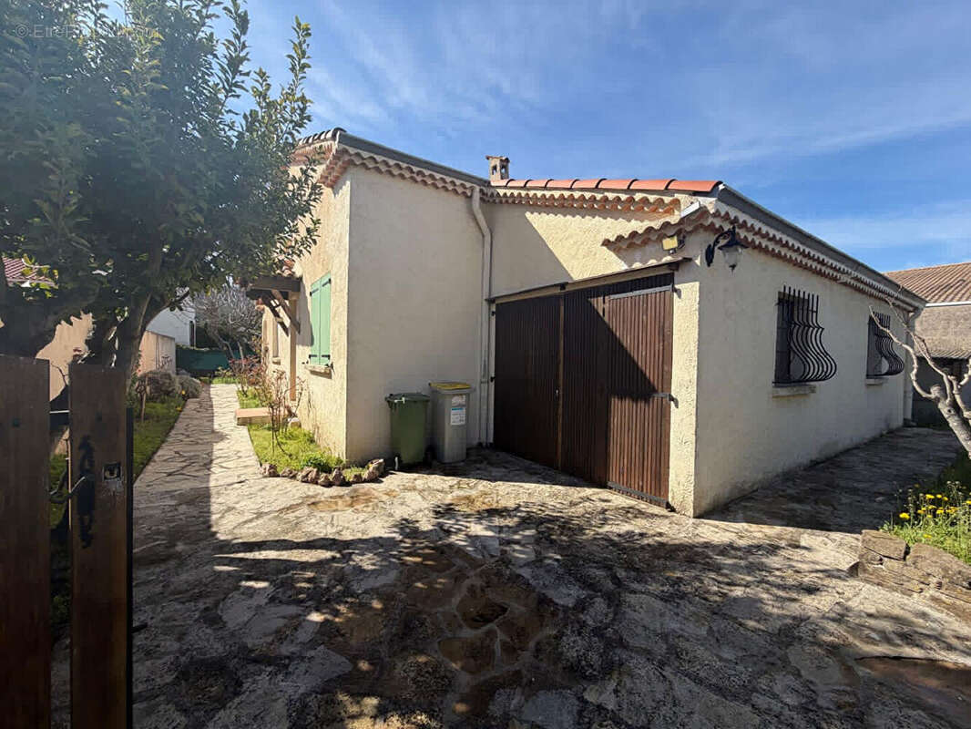 Photo 3 - Maison à SIMIANE-COLLONGUE