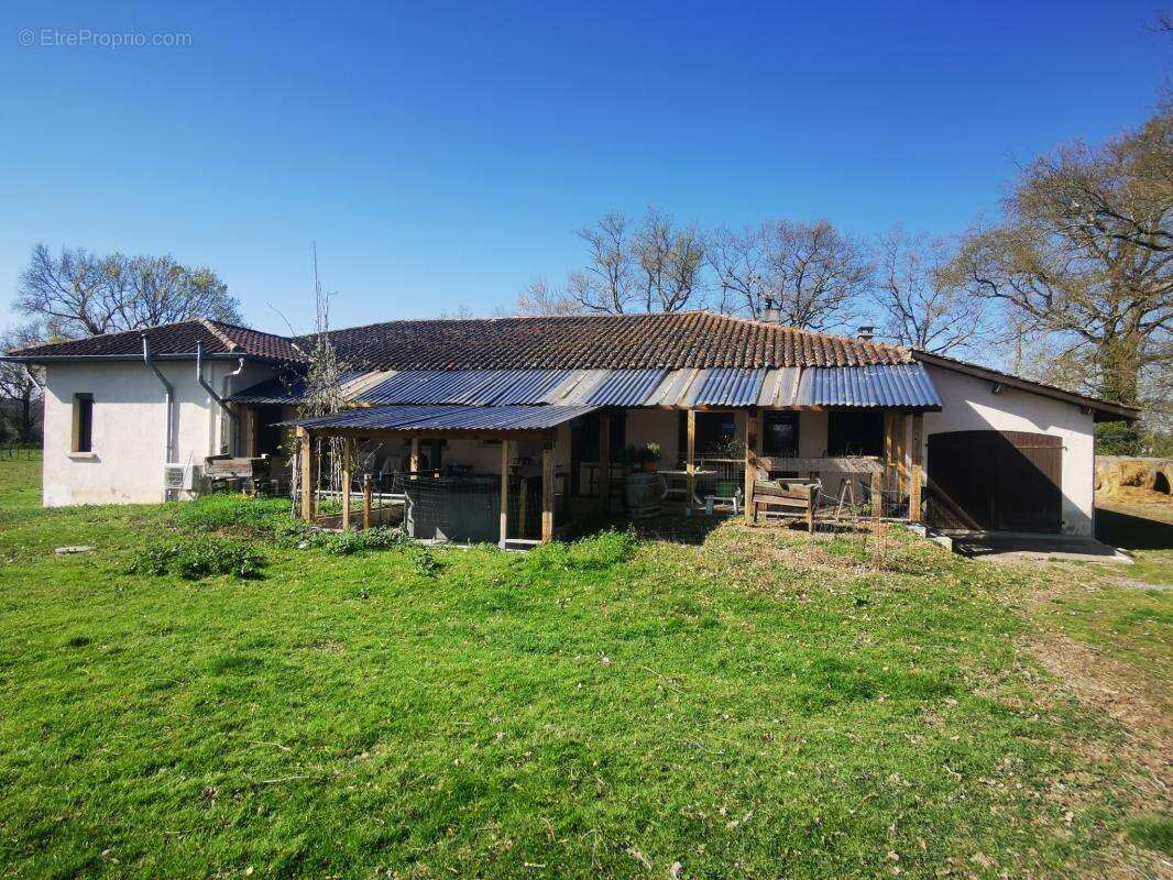 Maison à SAINT-AUNIX-LENGROS