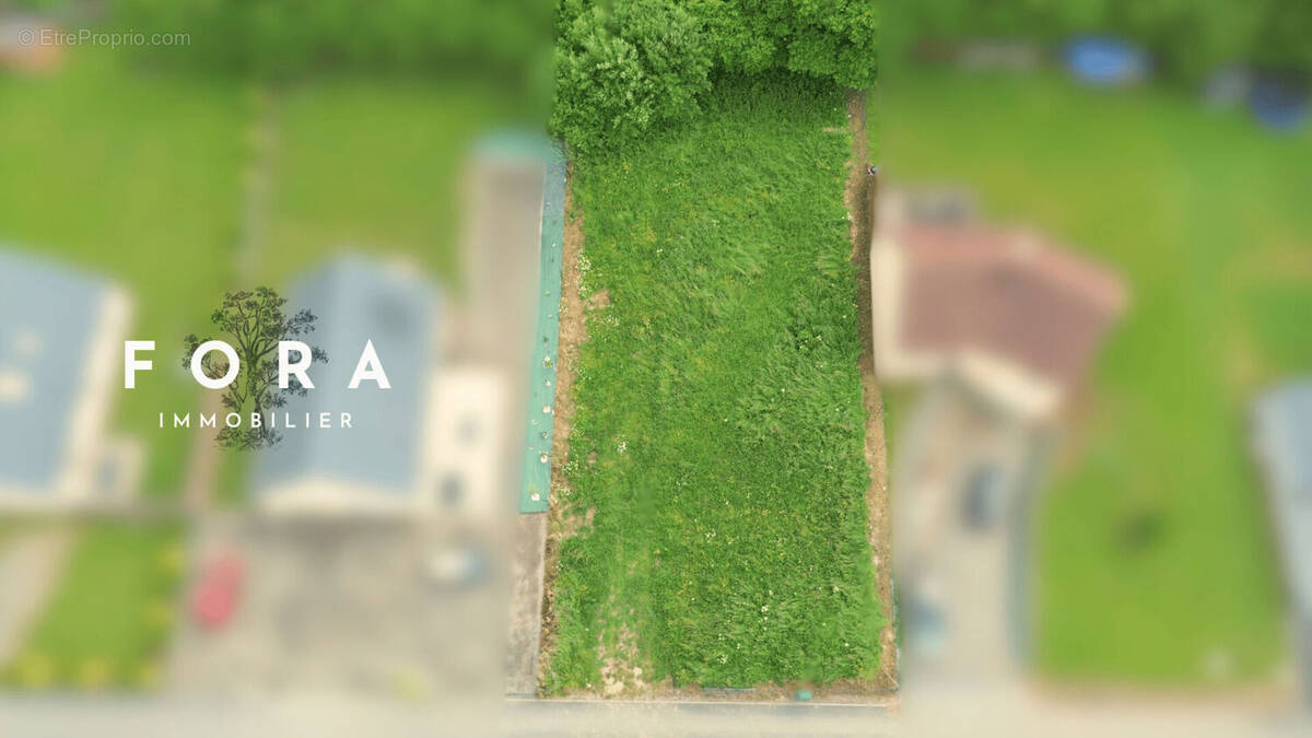 Terrain à SAINT-PIERRE-DU-REGARD