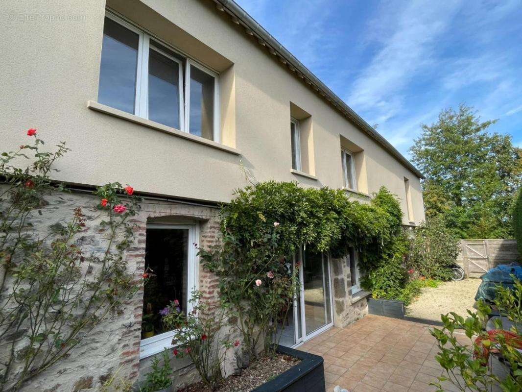 Maison à SAINT-JOUAN-DES-GUERETS