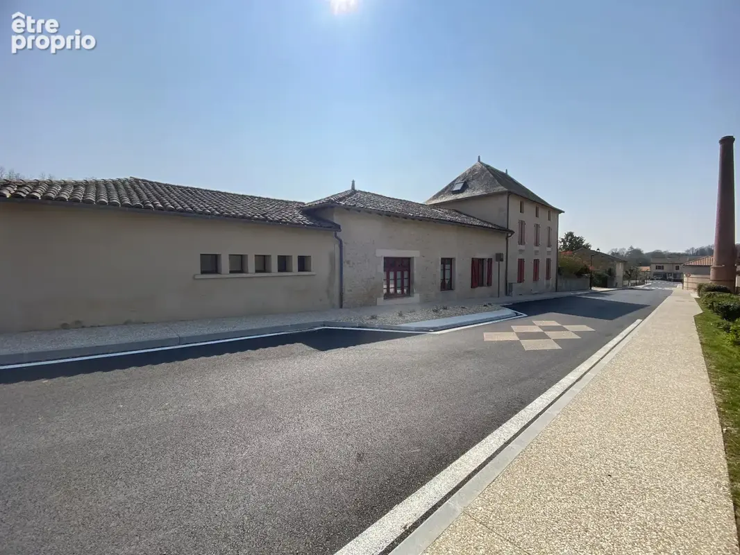 Ensemble immobilier situé dans un secteur tranquille et central - photo 20