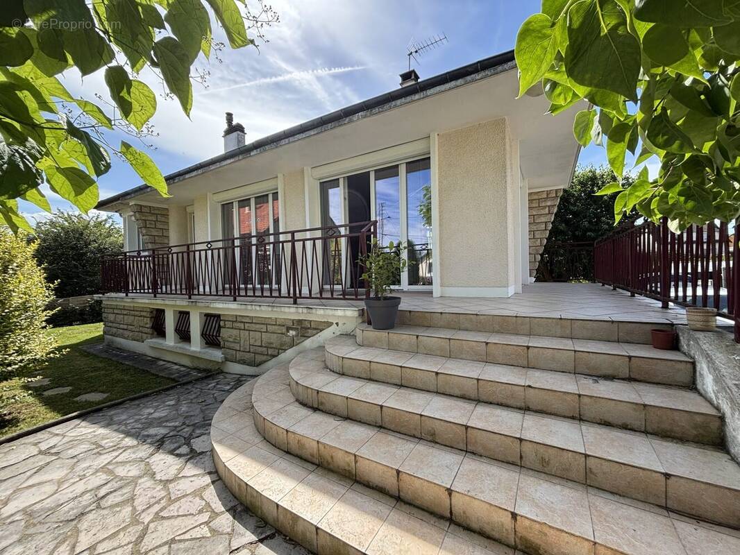 Maison à CHELLES