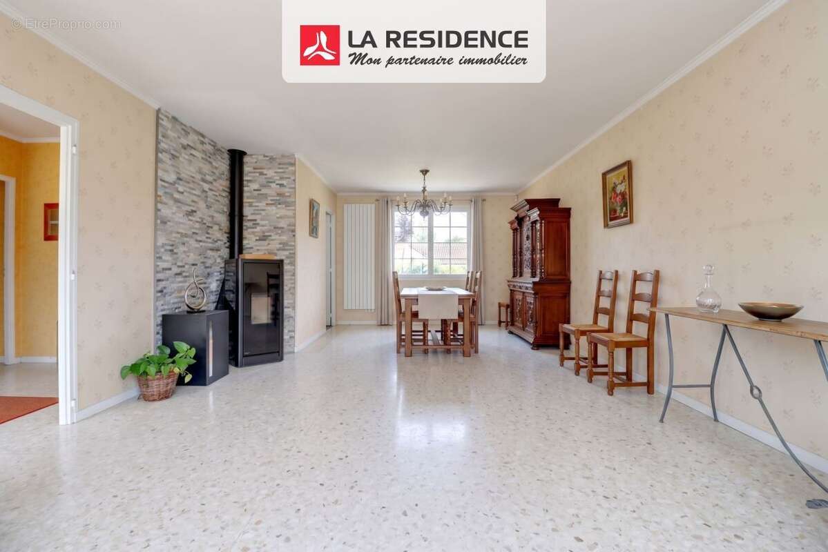 Maison 93 m² à Houdan  - photo 2