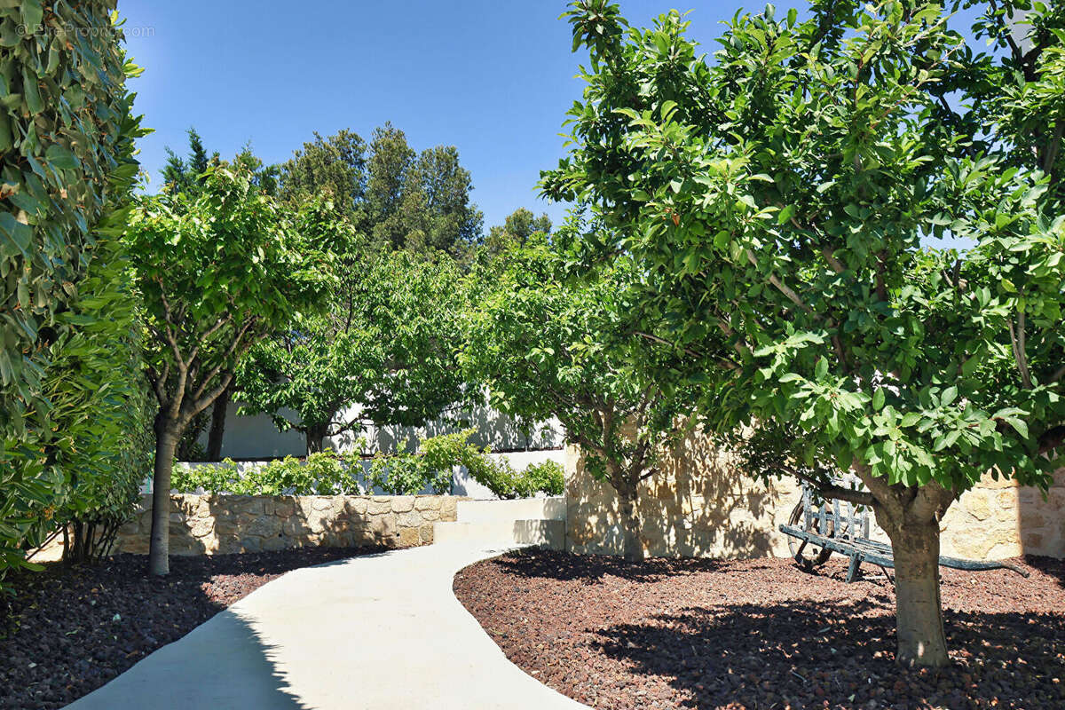 Maison à ENSUES-LA-REDONNE