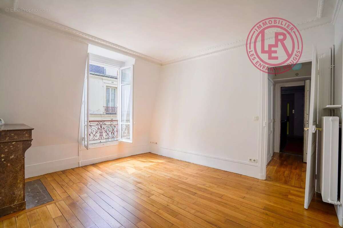 Paris 7ème - Ecole Militaire - Avenue de la Bourdonnais - Appartement de 2 chambres de 45,53m2 au dernier étage par ascenseur - photo 9