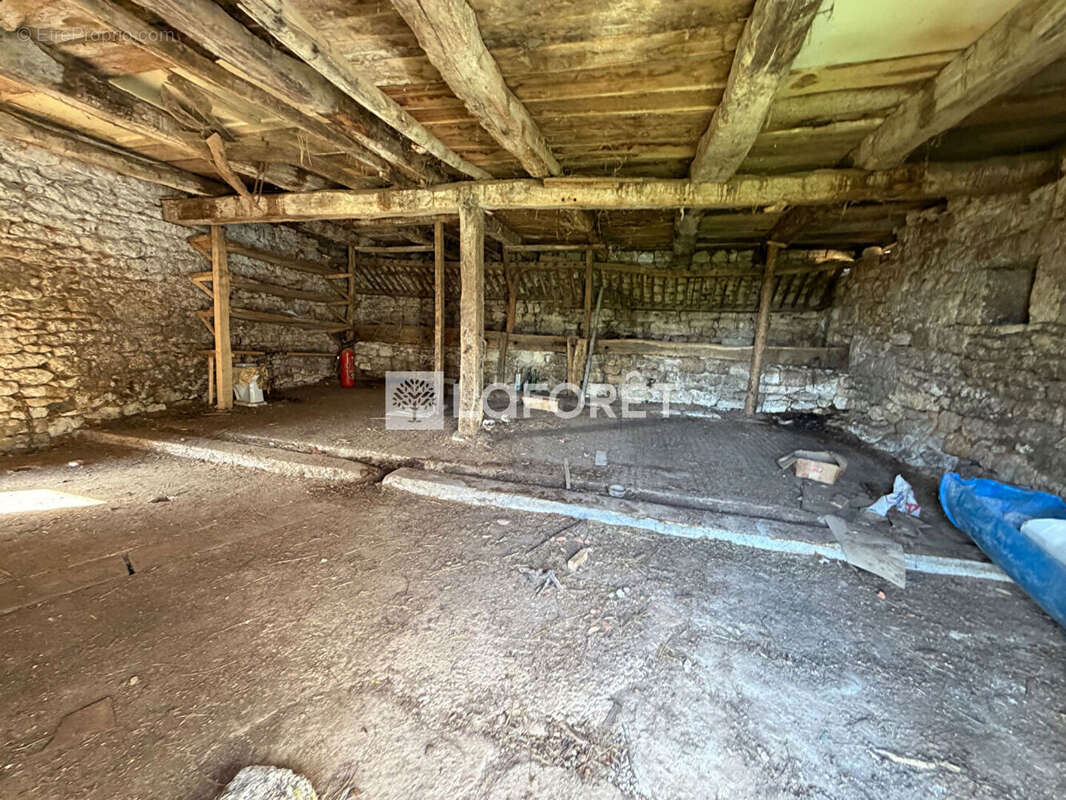 Maison à LAROQUE-DES-ARCS