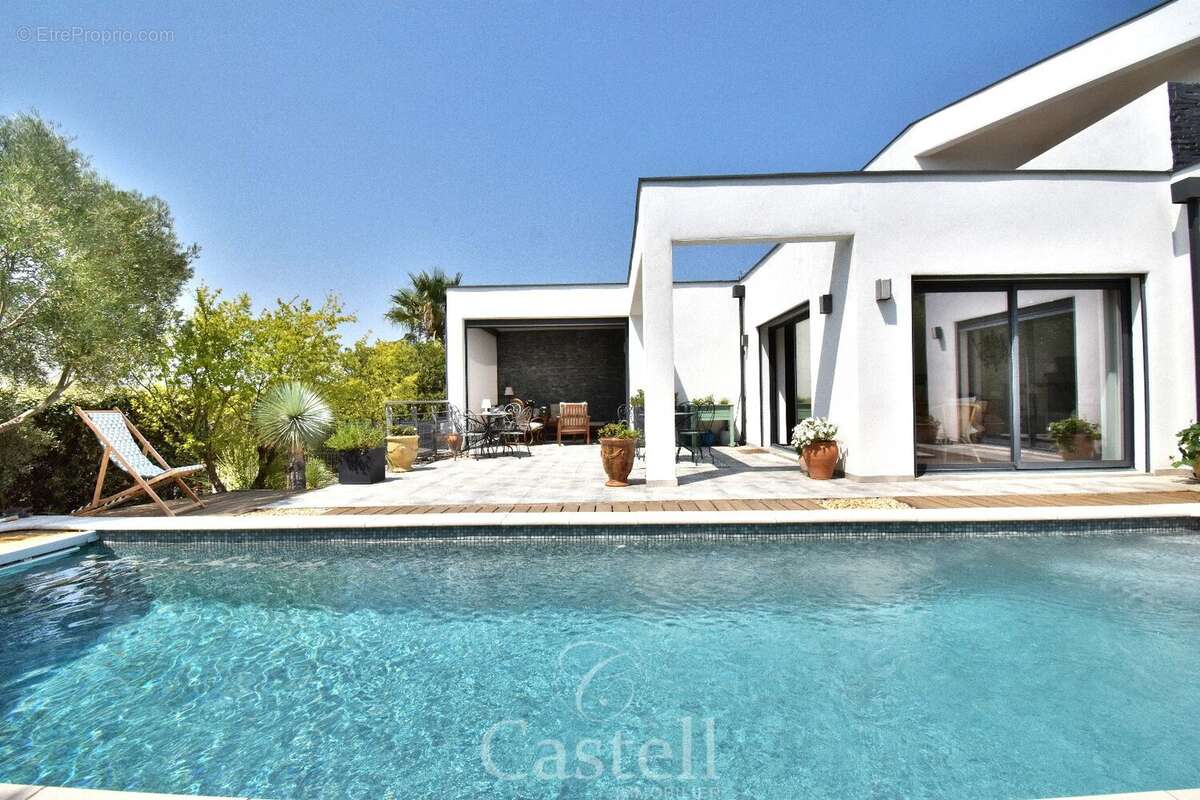 Villa de type 5 avec piscine et garage - photo 2