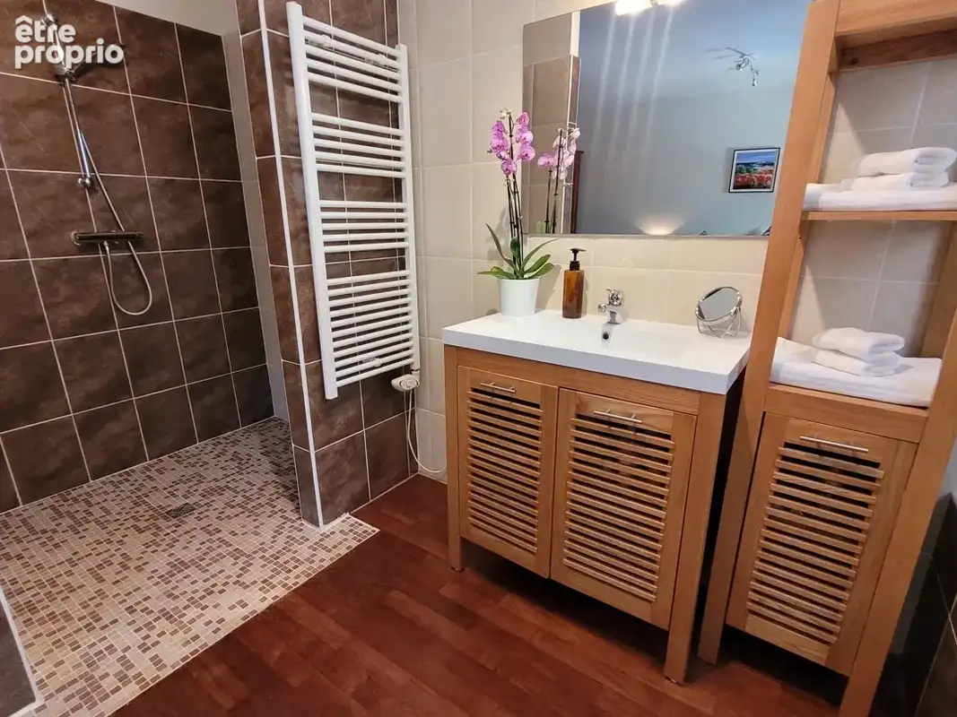 Belle villa spacieuse avec piscine et vues. - photo 11