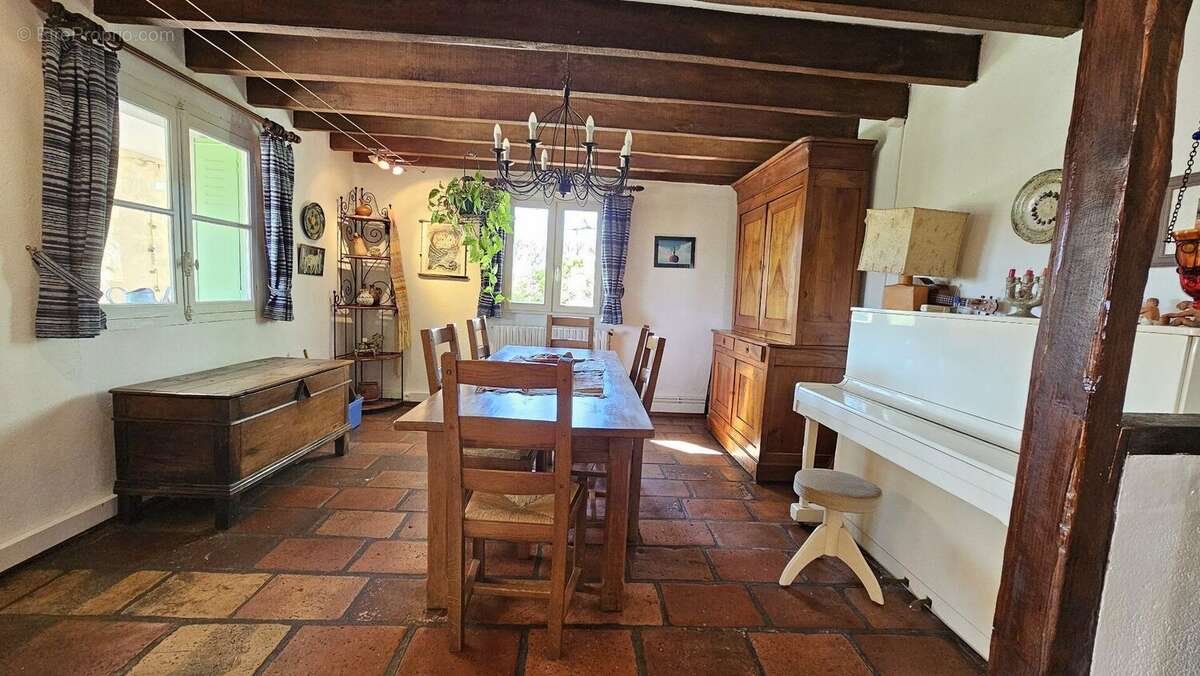 Grande maison, piscine et granges - photo 7