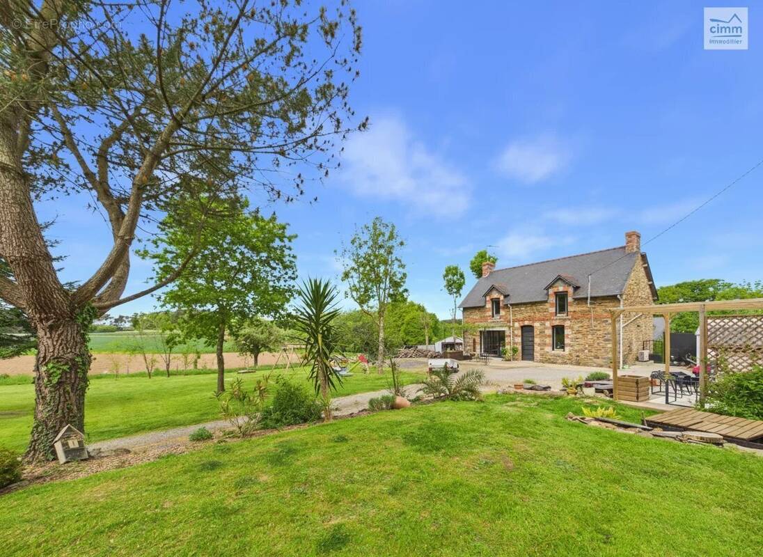 Maison à LES BRULAIS