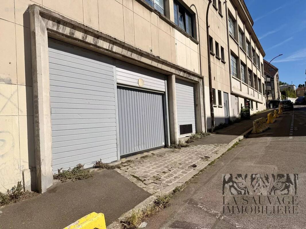 Parking à MONTREUIL