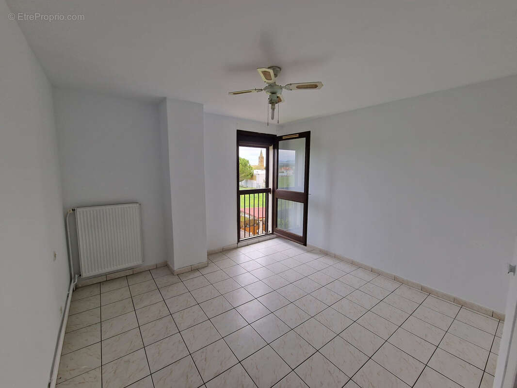 Maison à VILLEMOUSTAUSSOU