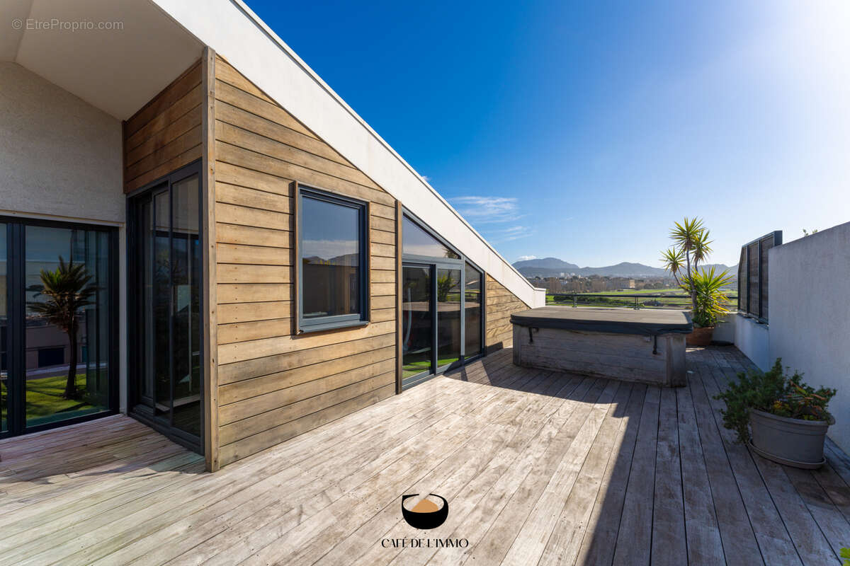 Appartement à MARSEILLE-8E