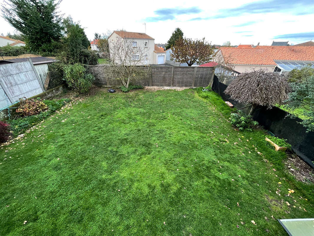 Maison à SAINT-MACAIRE-EN-MAUGES