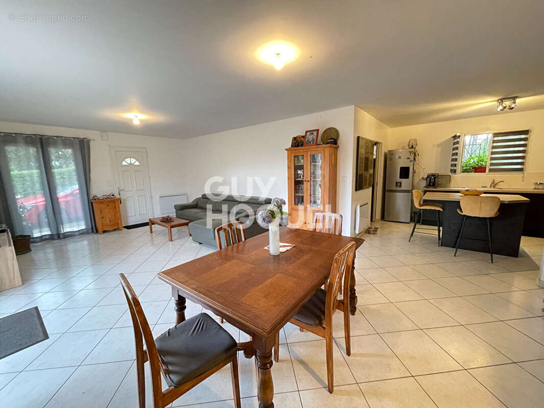 Maison familiale avec piscine sur terrain de 1165 m² à Ychoux - photo 4