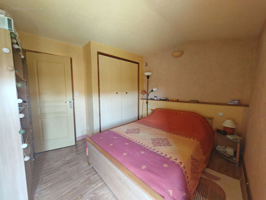 Maison à SAINT-ROMAIN-DE-LERPS