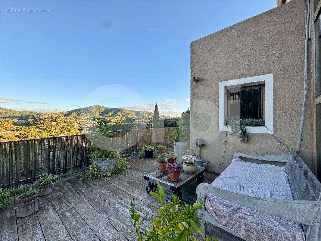 Maison à LA LONDE-LES-MAURES