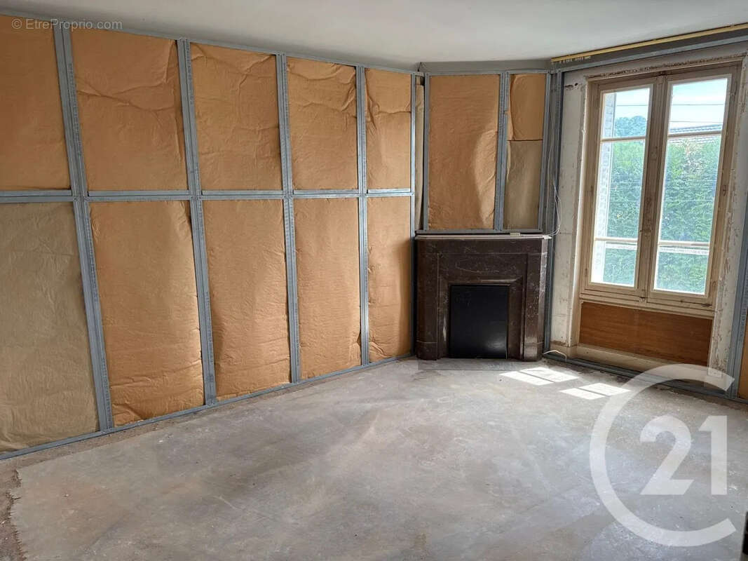 Maison 112 m² à Neuvy-Sur-Loire  - photo 4