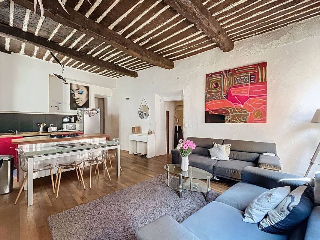 Appartement à LA COLLE-SUR-LOUP