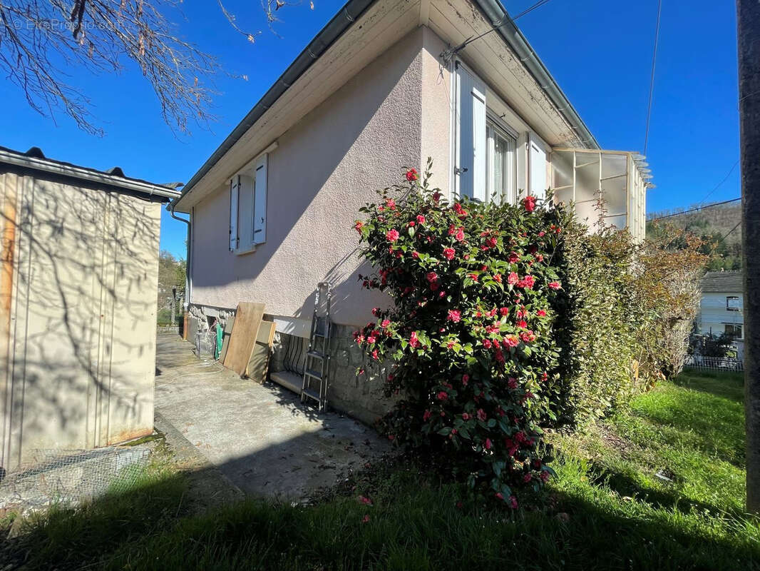 Maison à YDES