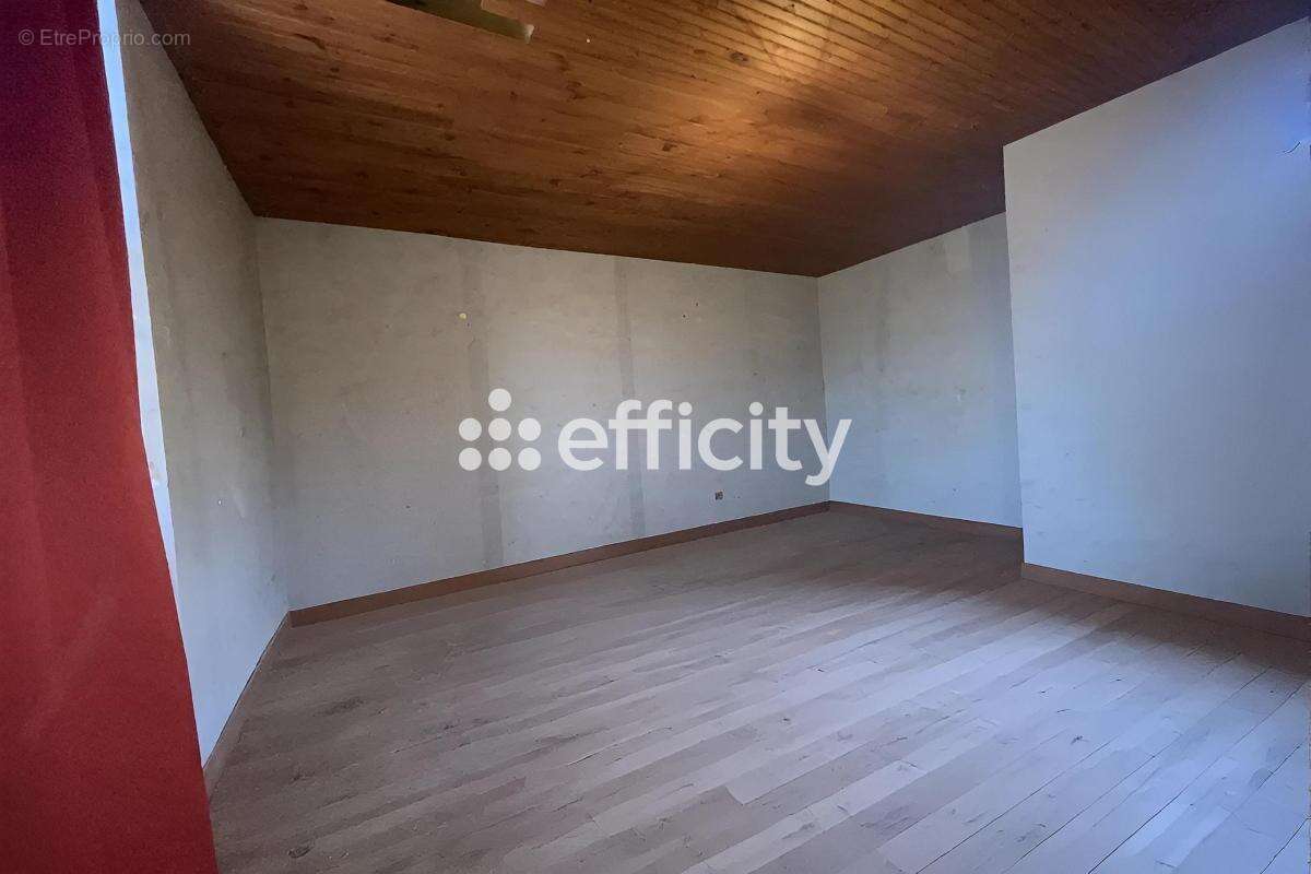 Maison 178 m² à Oradour  - photo 14