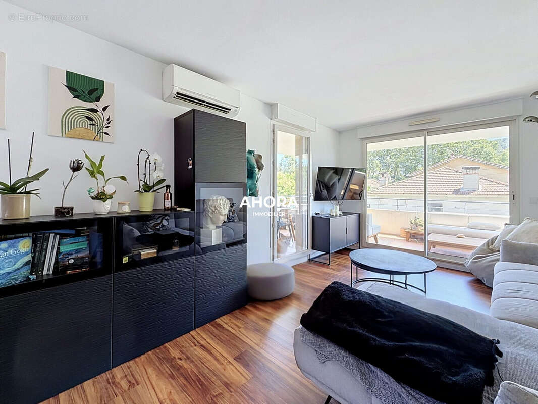 Appartement à MARSEILLE-9E