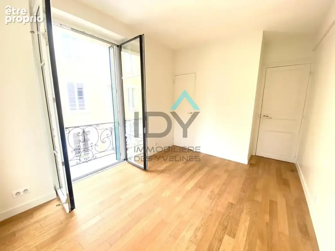 MARLY LE ROI - maison de ville avec terrasse - photo 11