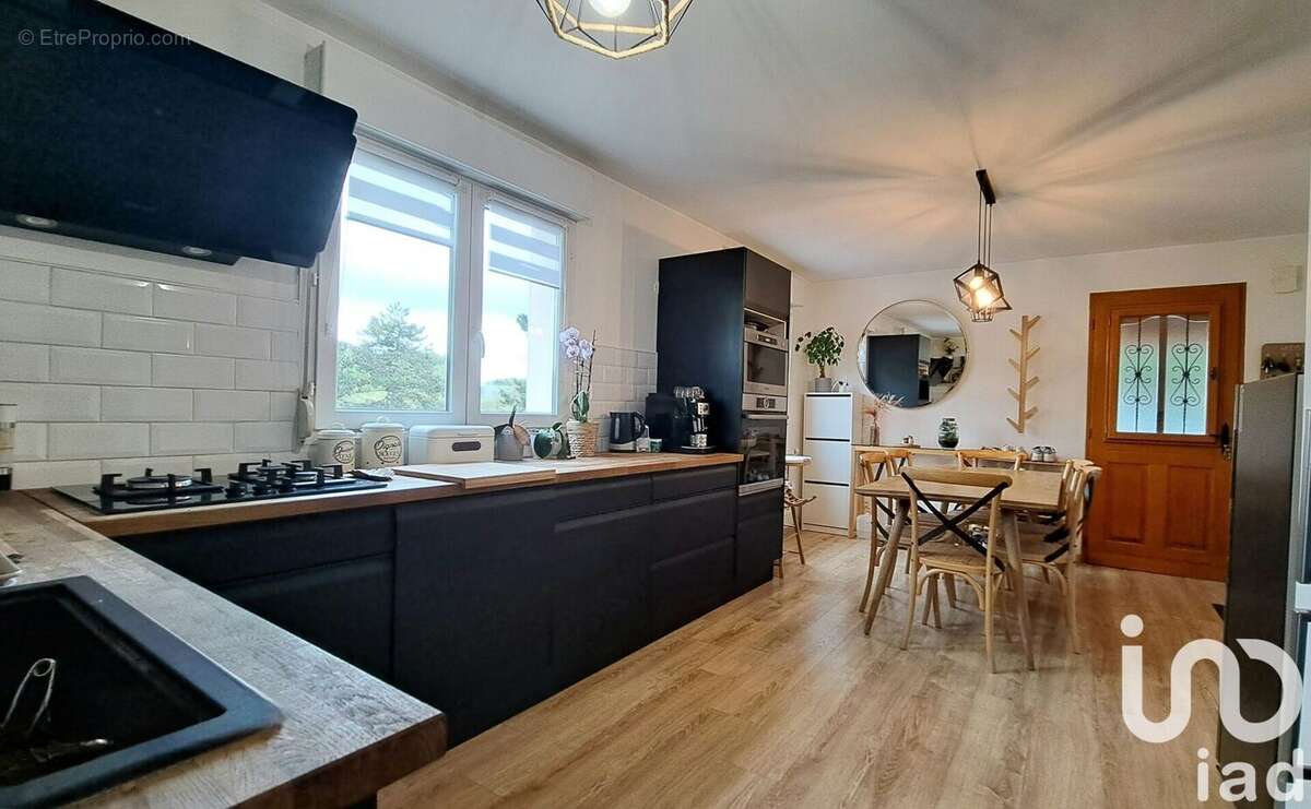 Photo 6 - Maison à LA CHAPELLE-SAINT-LUC