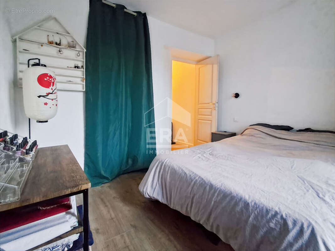 Appartement à MARSEILLE-4E