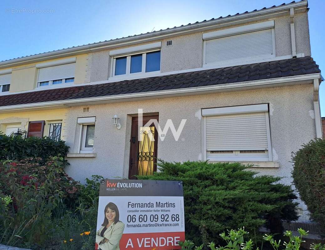 Maison à COMBS-LA-VILLE