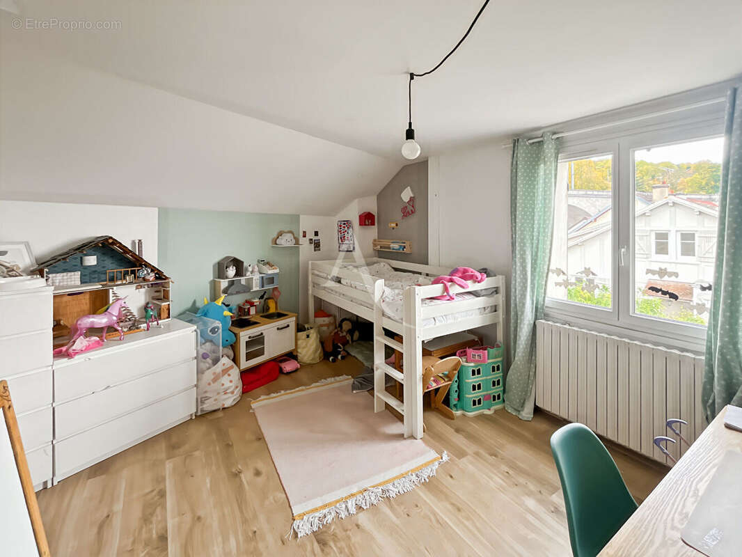 Maison à VAUX-SUR-SEINE