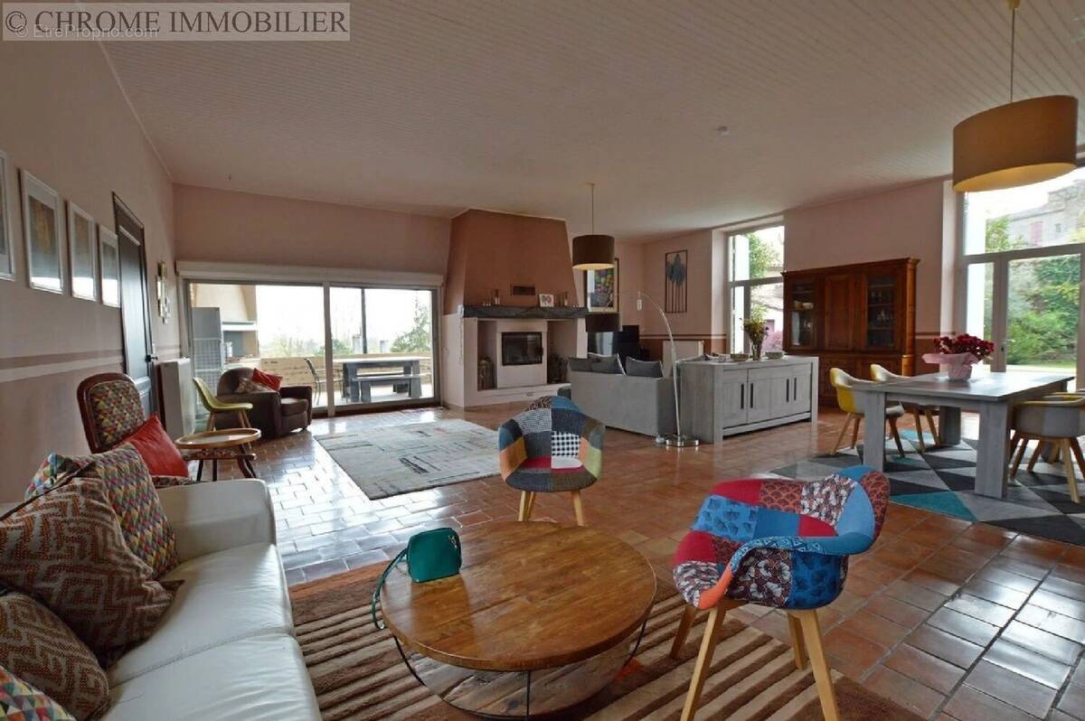 Maison à LE MAS-D'AGENAIS