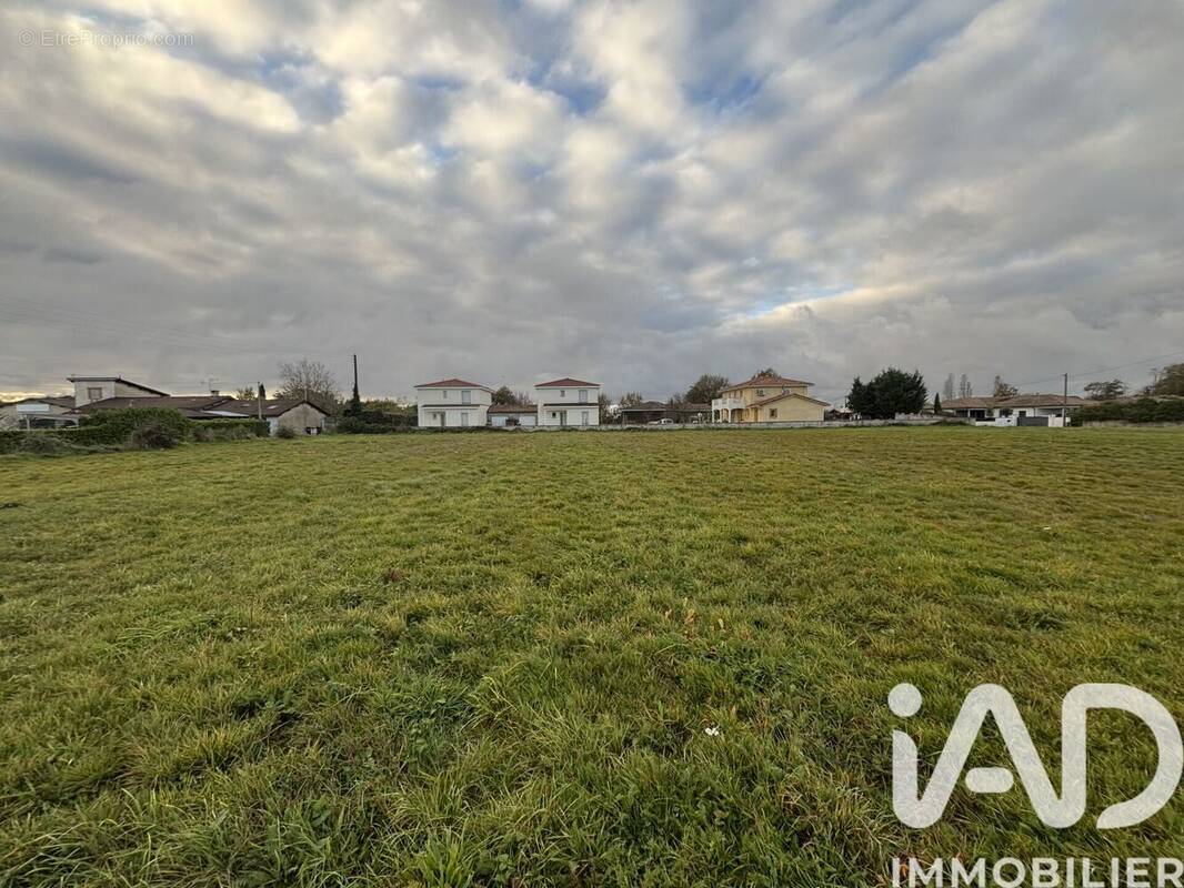 Photo 1 - Terrain à VACQUIERS