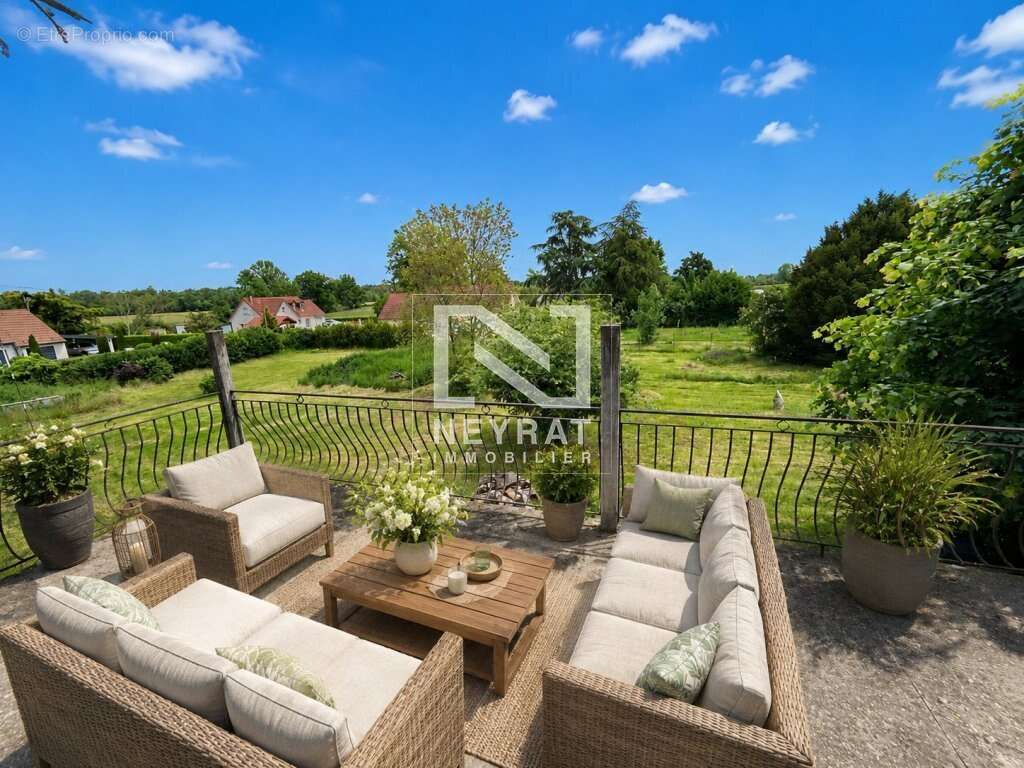 Maison de campagne à potentiel unique et grand terrain paysager - photo 8